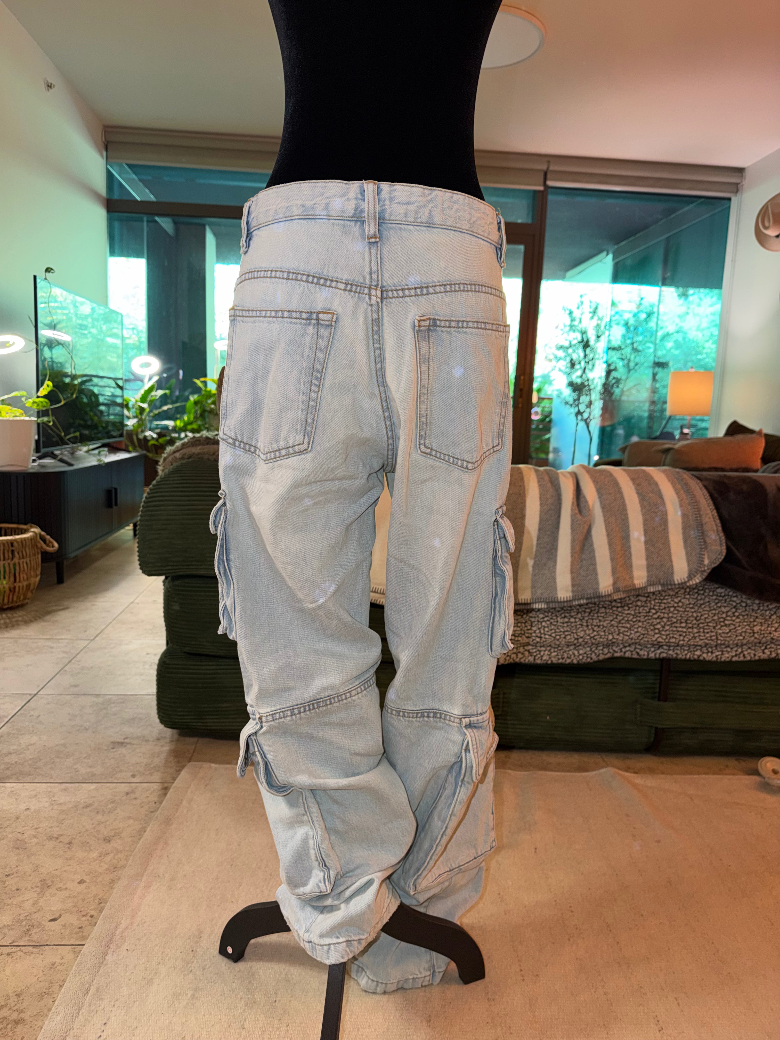 ZARA Light Wash Cargo Jeans for Women - Casual Wide-Leg Style