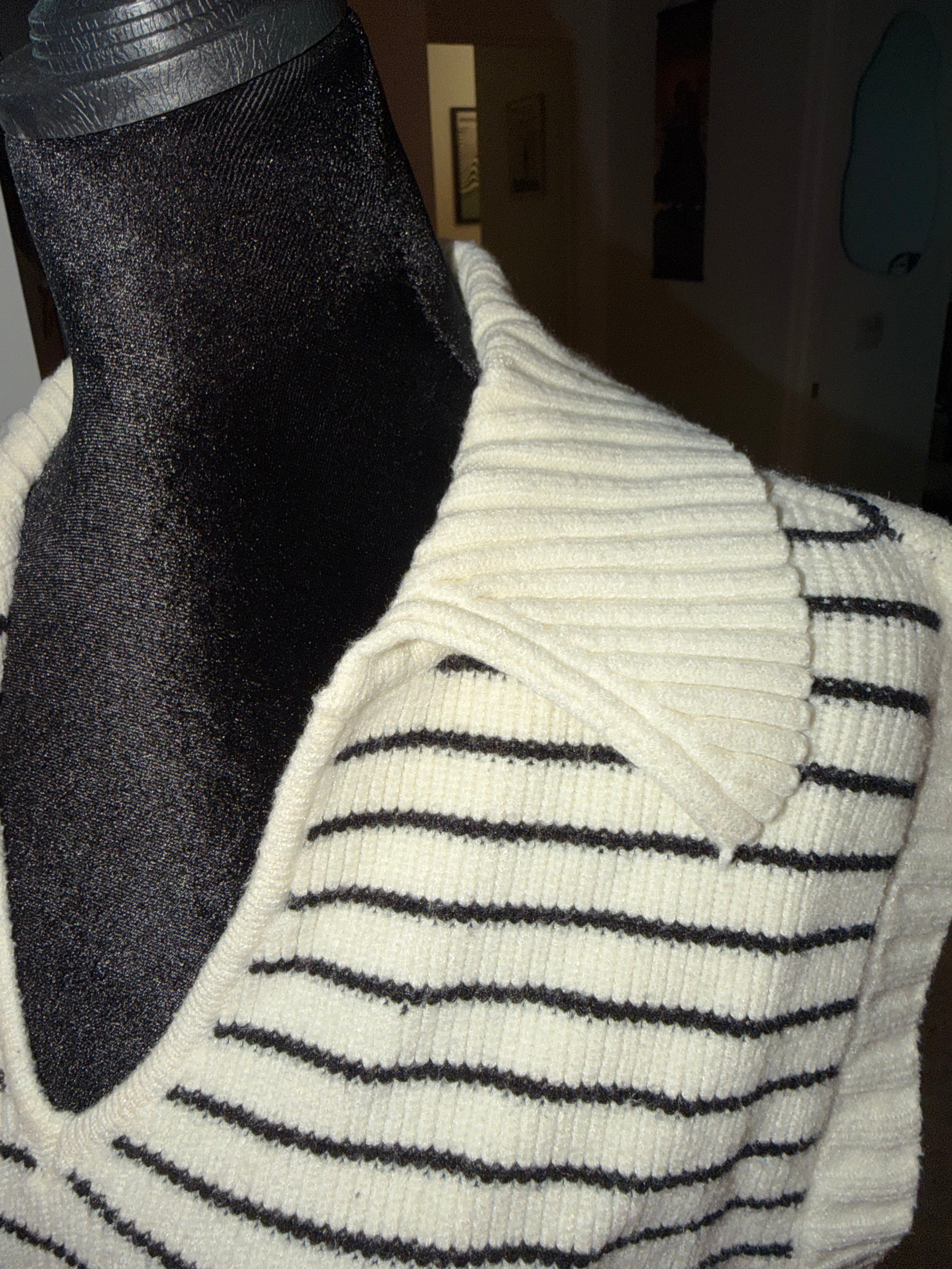 Striped V-Neck Sleeveless Sweater