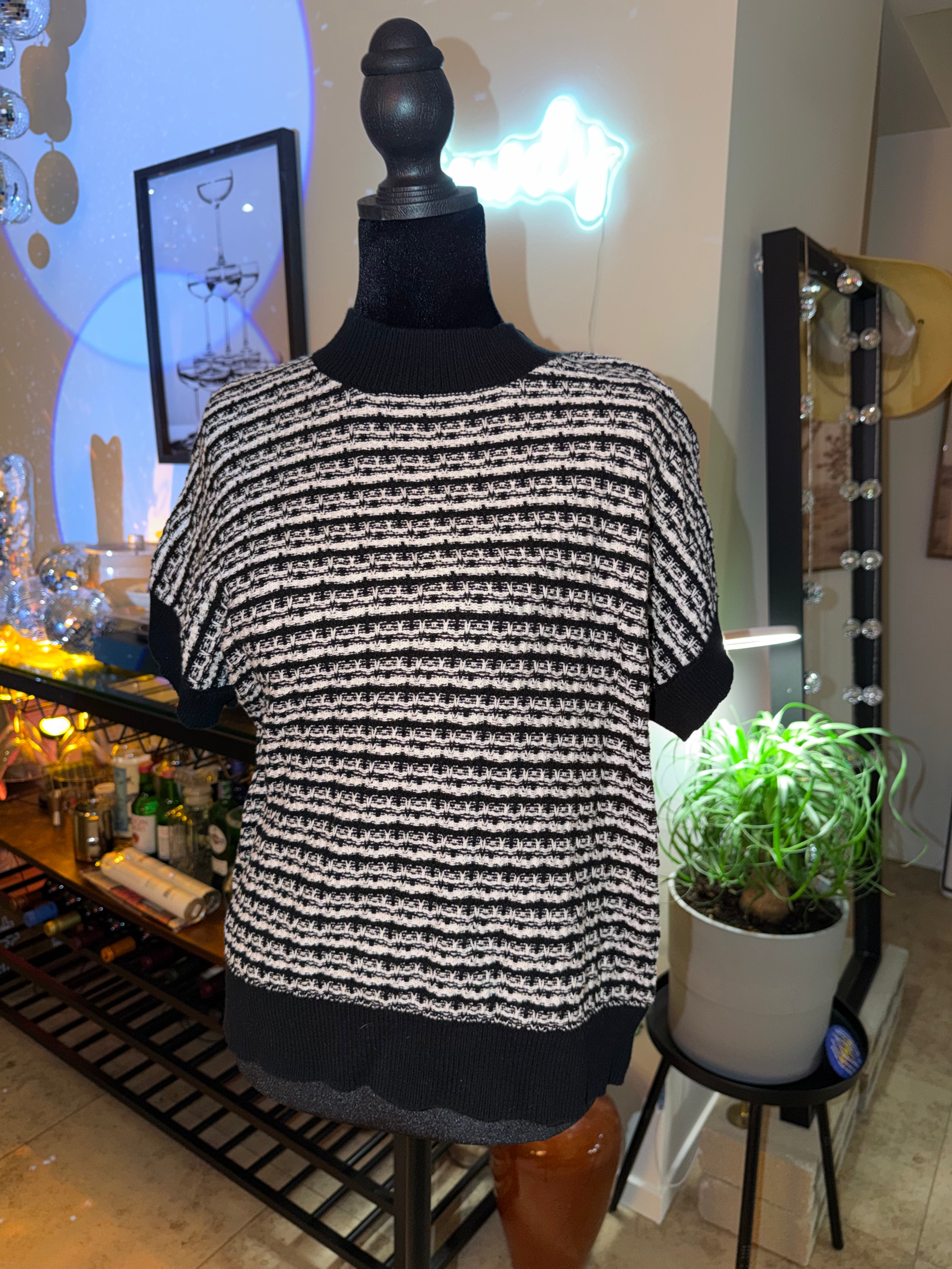 Black & White Striped Short-Sleeve Knit Sweater | Textured Classic Chic