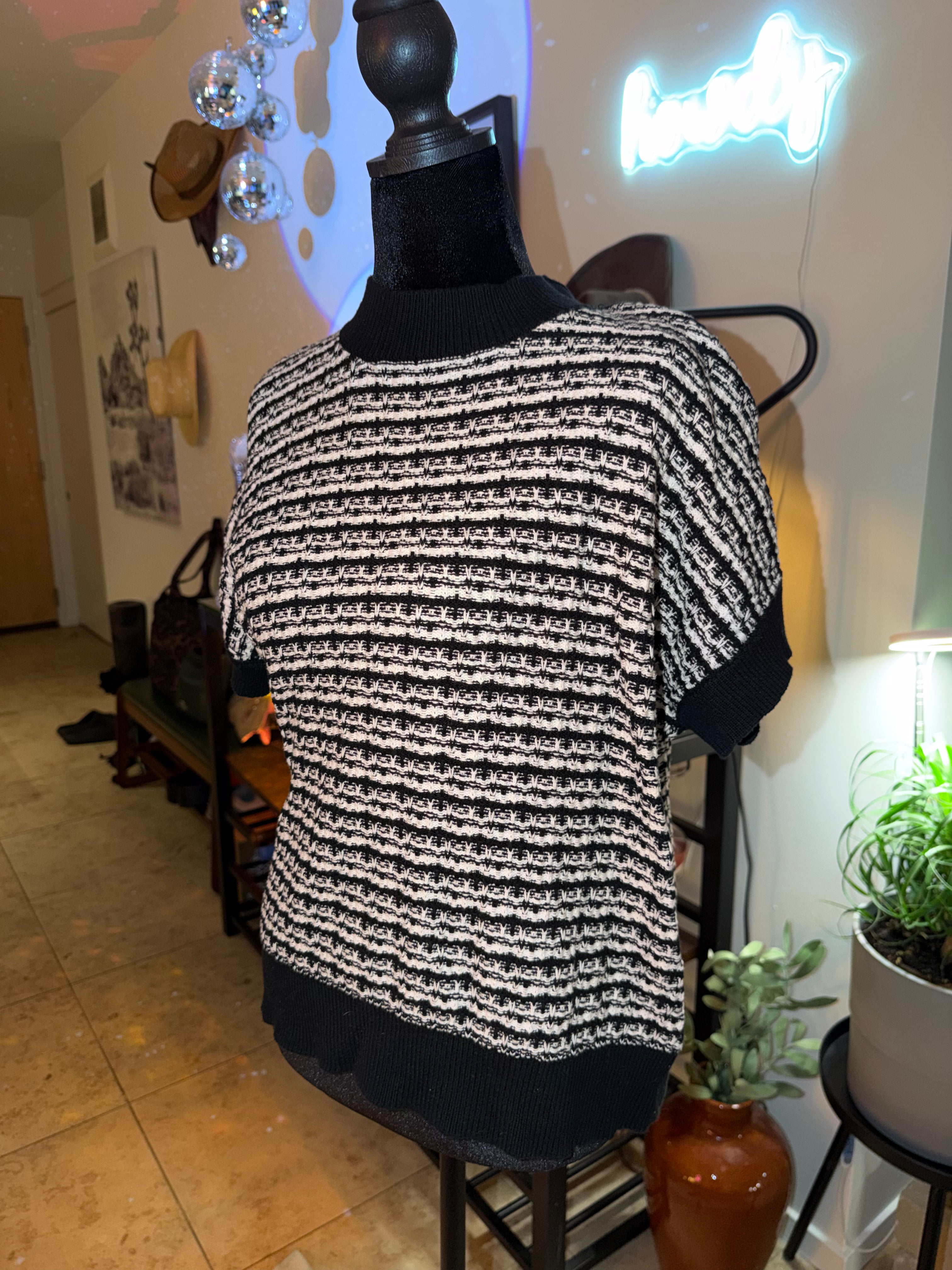 Black & White Striped Short-Sleeve Knit Sweater | Textured Classic Chic