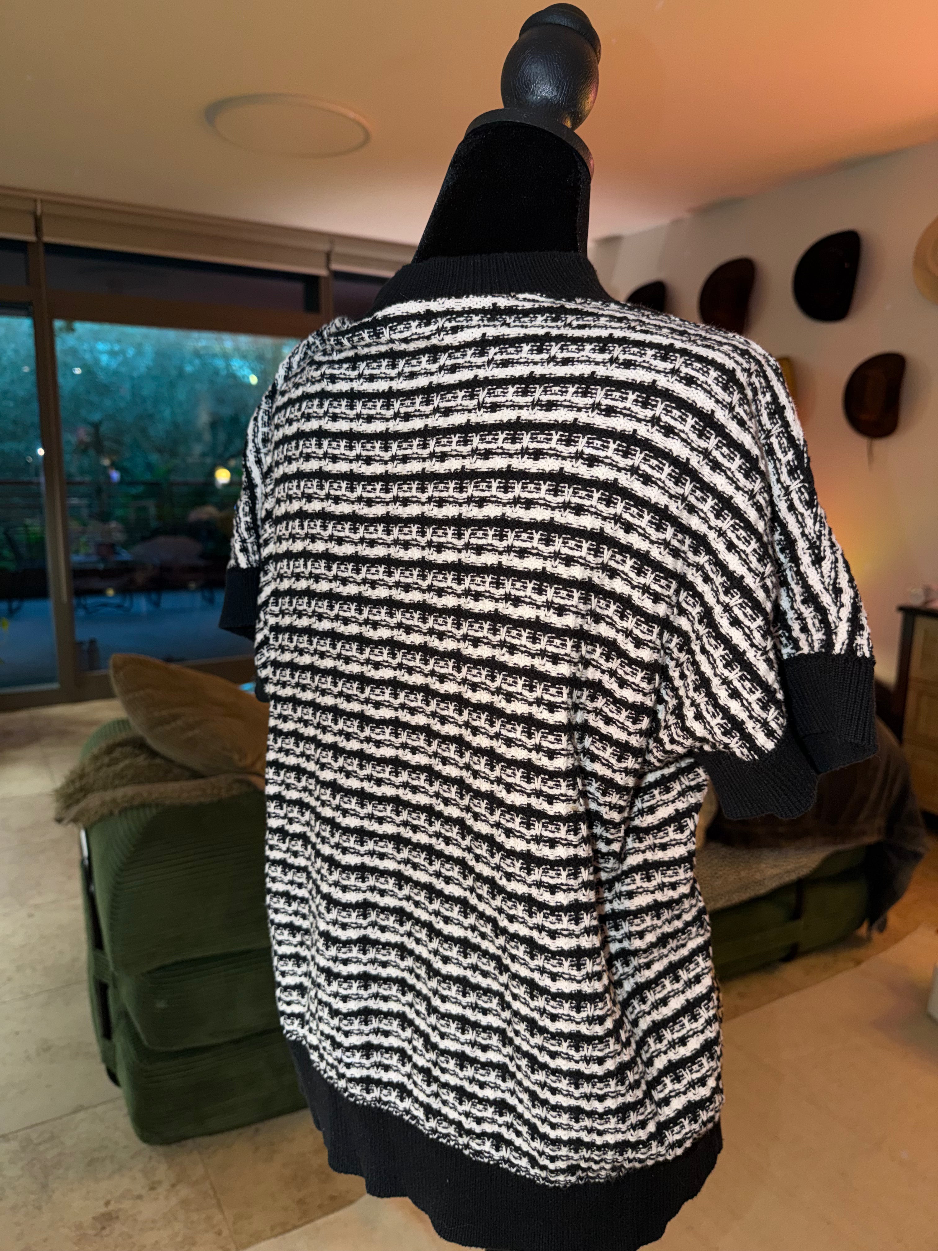 Black & White Striped Short-Sleeve Knit Sweater | Textured Classic Chic